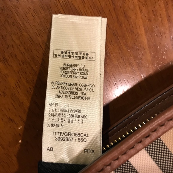 Burberry purse - Picture 4 of 6